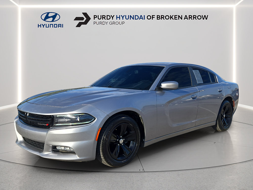 Used 2017 Dodge Charger SXT RWD image 7