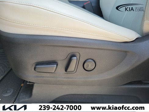 Certified 2022 Kia Telluride EX w/ EX Premium Package FWD image 25