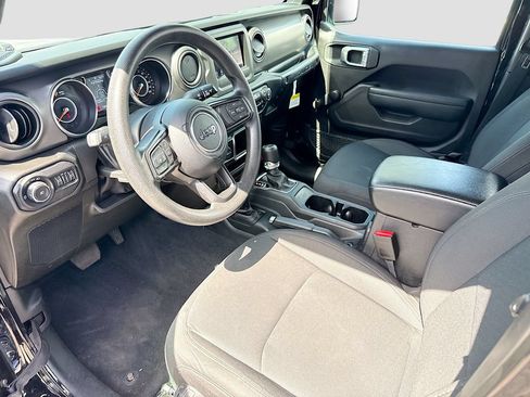 Used 2022 Jeep Wrangler Unlimited Sport AWD/4WD image 25