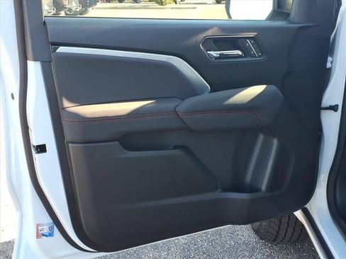 New 2026 Chevrolet Colorado Z71 w/ Technology Package AWD/4WD image 14