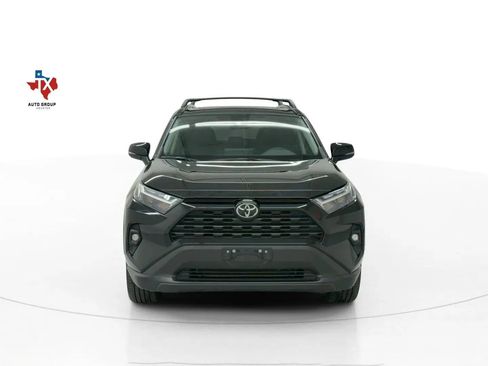 Used 2022 Toyota RAV4 XLE Premium image 6