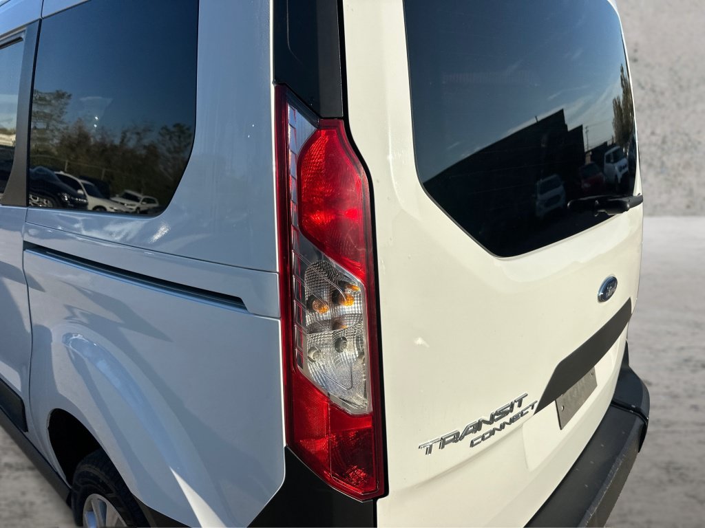 Used 2022 Ford Transit Connect XL FWD image 21