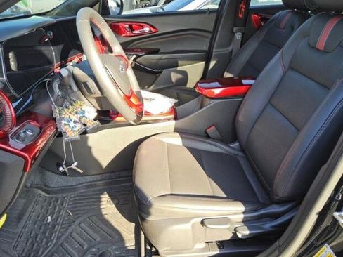 Used 2025 Chevrolet Trax RS w/ Driver Confidence Package image 6