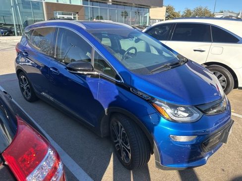 Used 2019 Chevrolet Bolt Premier w/ Infotainment Package image 5
