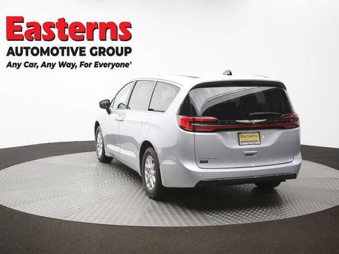 Used 2024 Chrysler Pacifica Touring-L FWD image 66