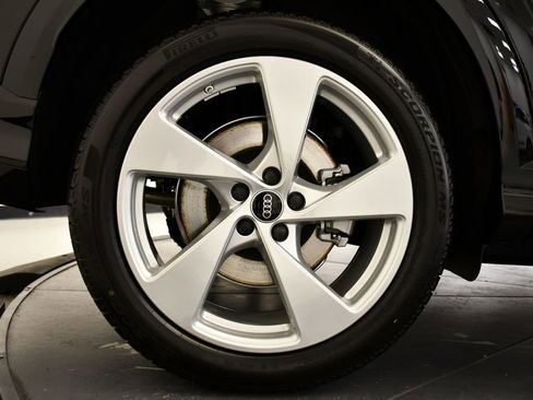 New 2025 Audi Q5 Premium Plus image 16