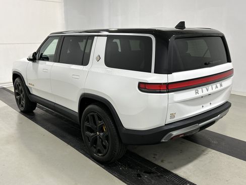 Used 2024 Rivian R1S Adventure AWD/4WD image 3