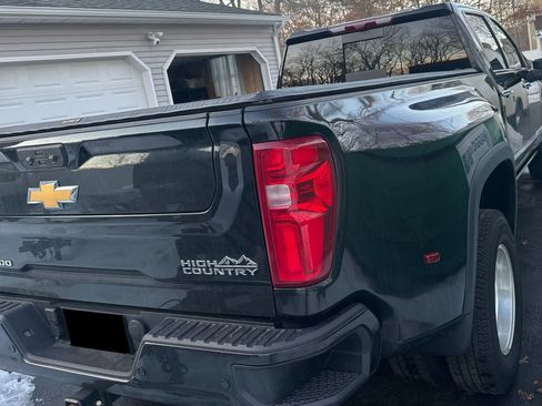 Used 2024 Chevrolet Silverado 3500 High Country w/ High Country Premium Package image 5