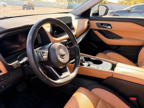 Used 2023 Nissan Rogue Platinum w/ Platinum Premium Package FWD image 8
