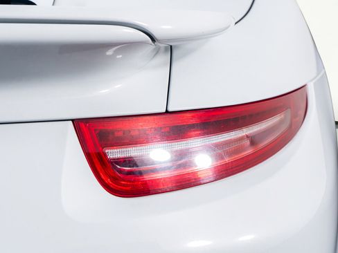 Used 2016 Porsche 911 Turbo S image 31