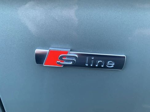 Used 2023 Audi Q5 e Premium w/ Convenience Package image 39