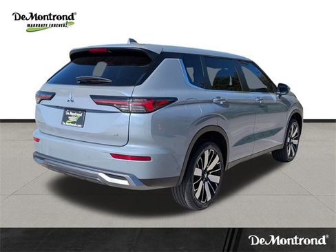 New 2025 Mitsubishi Outlander SE image 5