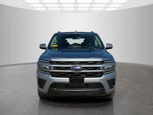 Used 2024 Ford Expedition XLT image 2