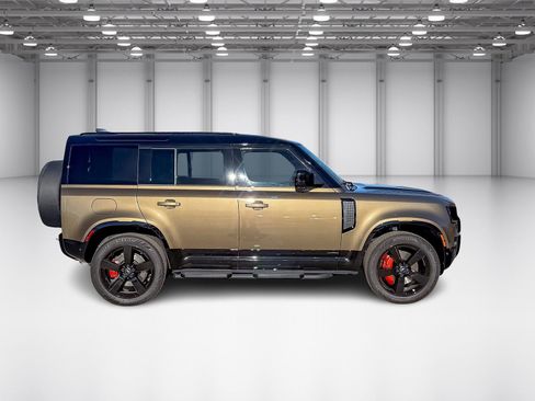 New 2025 Land Rover Defender 110 X image 6
