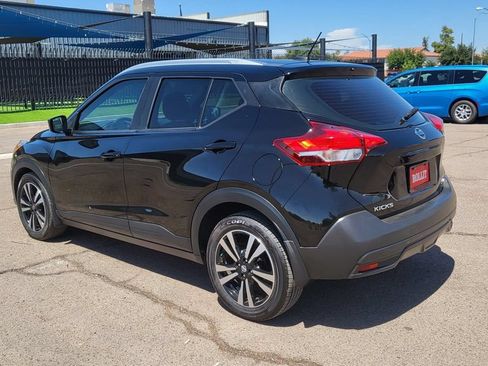 Used 2019 Nissan Kicks SV FWD image 7