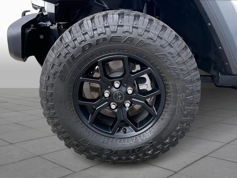 Used 2025 Jeep Wrangler Willys image 10