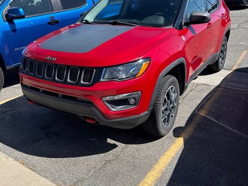 Used 2019 Jeep Compass Trailhawk w/ Leather Interior Group AWD/4WD image 1