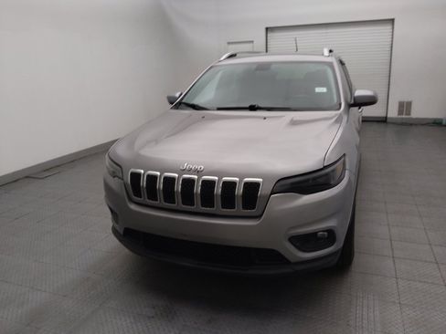 Used 2019 Jeep Cherokee Latitude Plus w/ Cold Weather Group AWD/4WD image 15