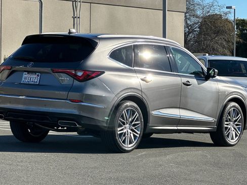 Used 2023 Acura MDX SH-AWD w/ Advance Package image 4