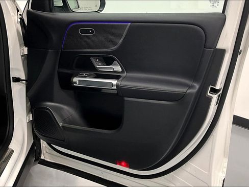 Used 2022 Mercedes-Benz GLB 250 image 23