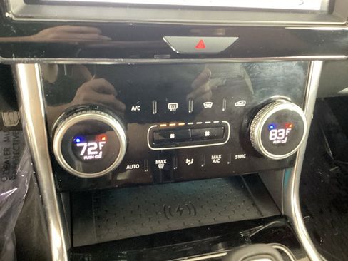 Used 2020 Jaguar XE R-Dynamic S image 30