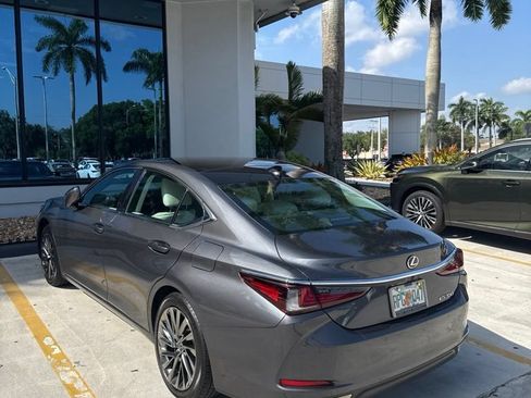 Used 2024 Lexus ES 350 w/ Technology Package FWD image 6