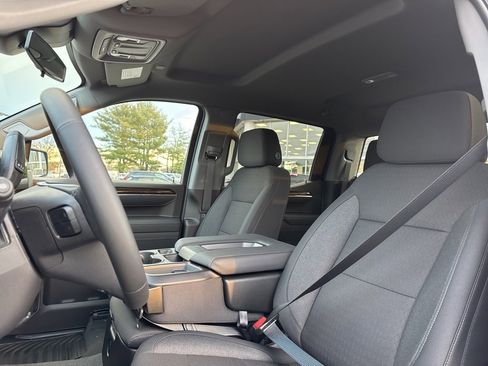 New 2026 GMC Sierra 1500 Elevation image 16
