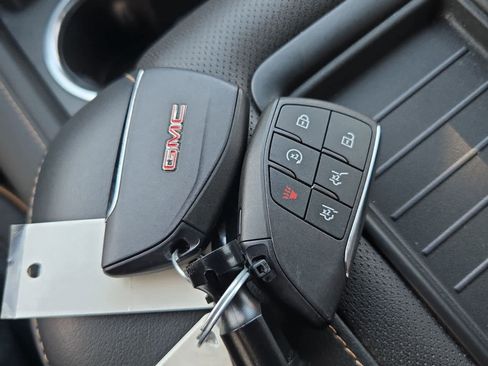 Used 2024 GMC Yukon AT4 image 35