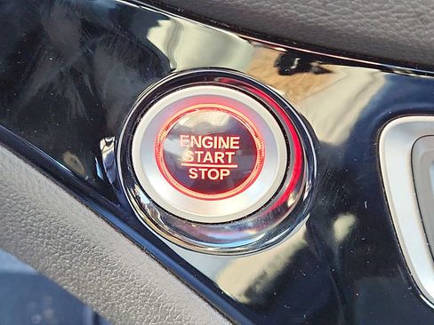 Certified 2022 Honda Pilot Touring image 23