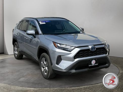 Used 2023 Toyota RAV4 LE AWD/4WD image 1