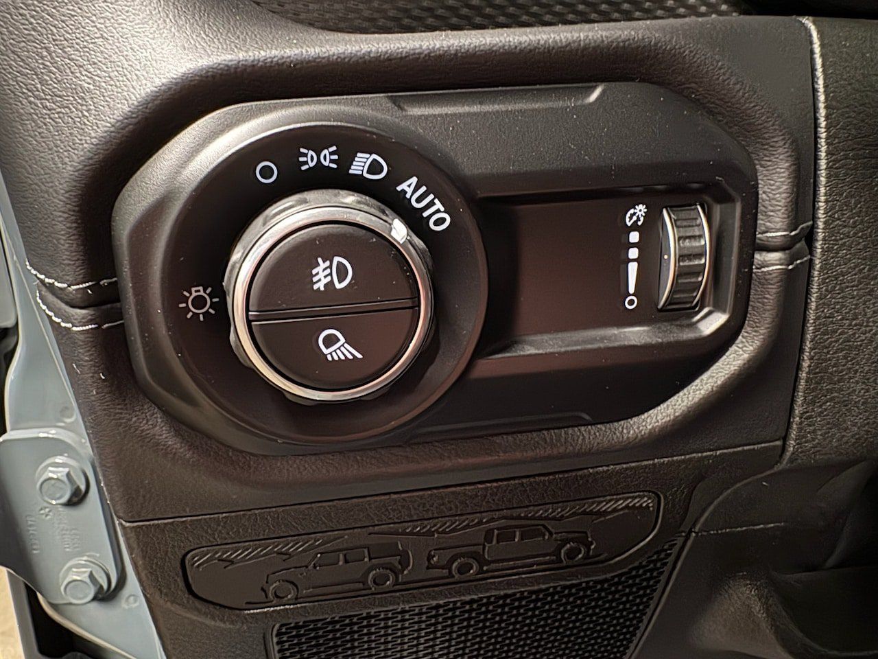 Used 2024 Jeep Gladiator Rubicon AWD/4WD image 14