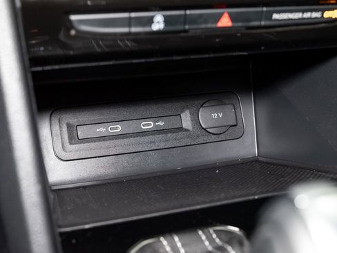 Used 2023 Volkswagen Atlas SEL Premium image 24