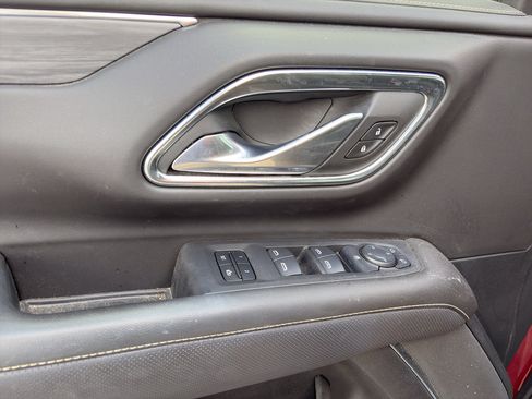 Used 2024 GMC Yukon SLT RWD image 8