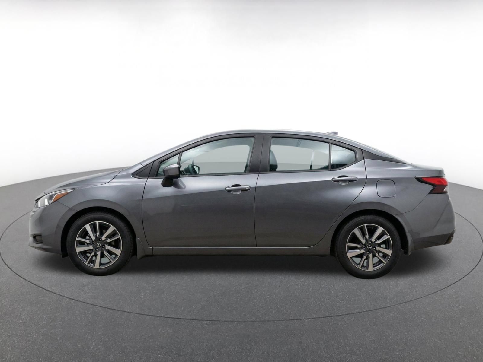 Used 2025 Nissan Versa SV FWD image 4