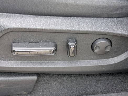 Used 2025 Honda Pilot Black Edition image 19