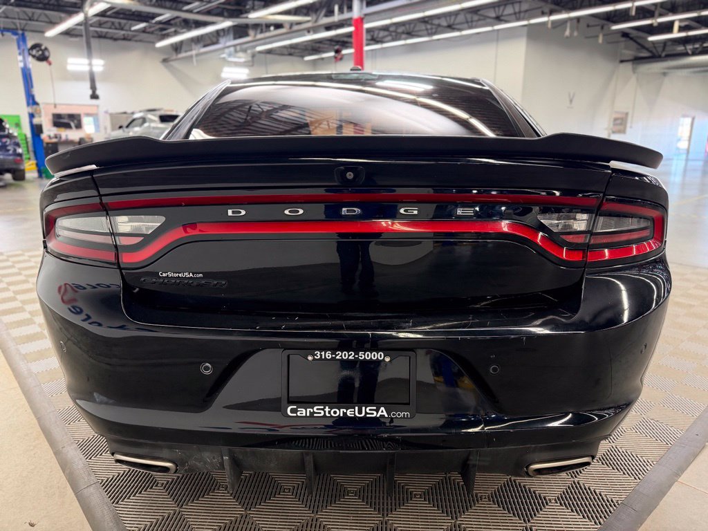 Used 2019 Dodge Charger SXT w/ Blacktop Package RWD image 6