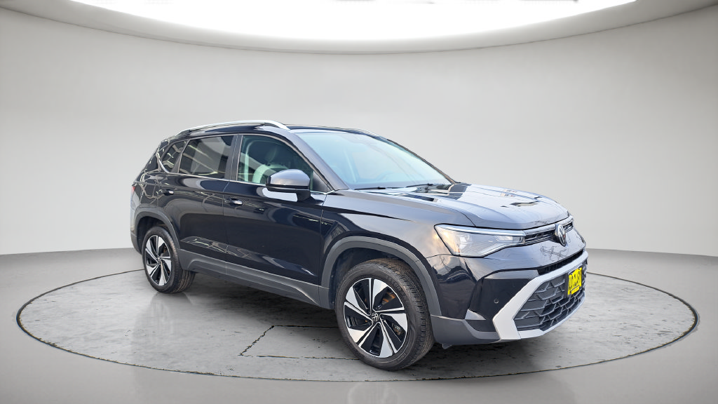 Used 2025 Volkswagen Taos SE AWD/4WD image 5