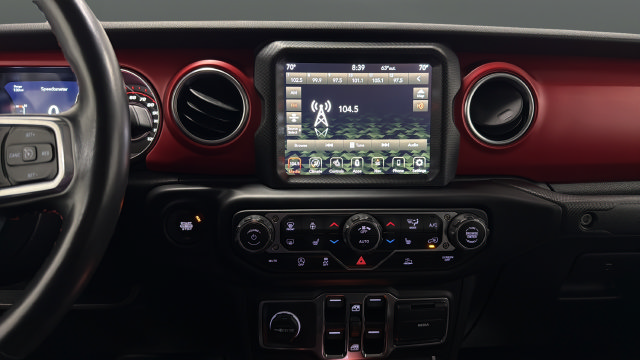 Used 2023 Jeep Gladiator Rubicon w/ LED Lighting Group AWD/4WD image 12