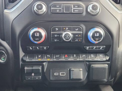 Used 2023 GMC Sierra 2500 Denali w/ Denali Ultimate Package image 17