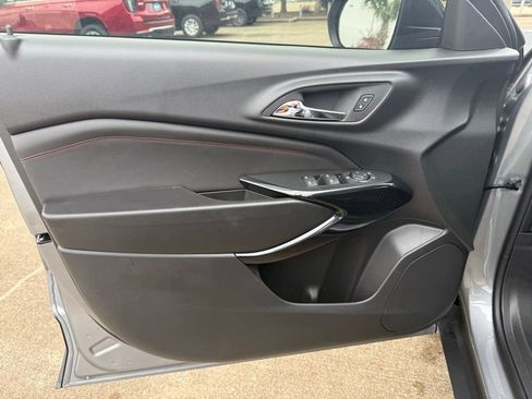 New 2026 Chevrolet Trax RS w/ Sunroof Package image 19