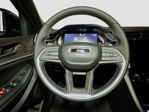 New 2025 Jeep Grand Cherokee L Limited w/ Luxury Tech Group II image 7