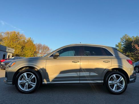 Used 2020 Audi Q3 2.0T Premium image 2
