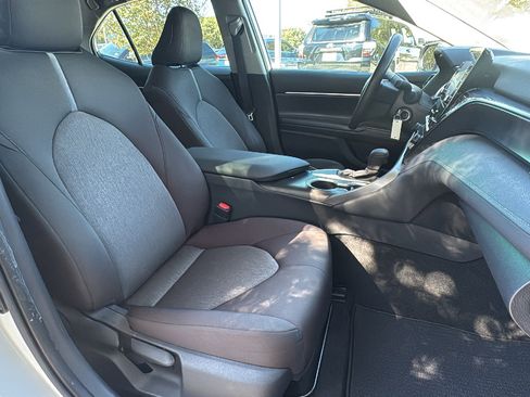 Used 2021 Toyota Camry LE image 27