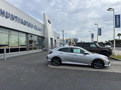 Used 2020 Honda Civic EX image 3