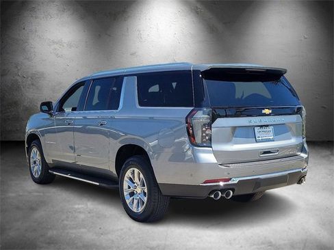 New 2025 Chevrolet Suburban Premier image 4