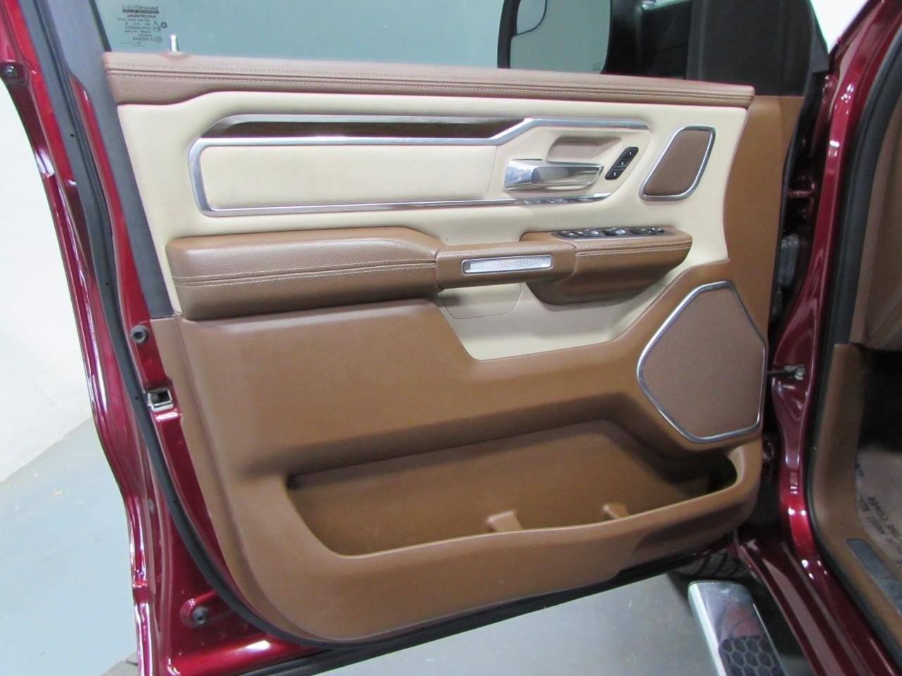 Used 2021 RAM 1500 Laramie AWD/4WD image 12