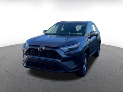 Used 2025 Toyota RAV4 XLE image 6