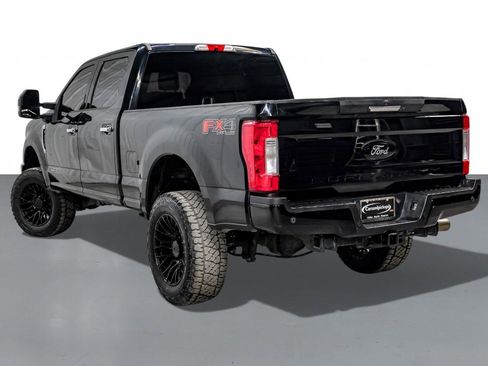 Used 2019 Ford F250 XLT w/ XLT Premium Package image 9