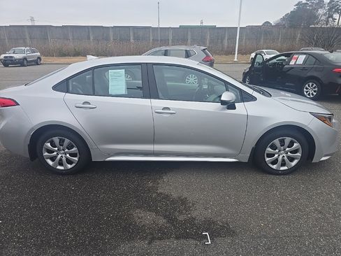 Used 2026 Toyota Corolla LE image 4