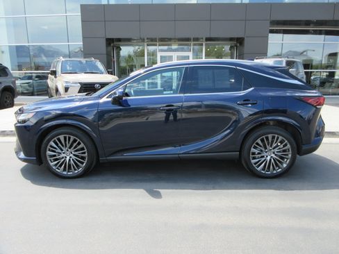Used 2024 Lexus RX 350 AWD w/ Convenience Package image 3